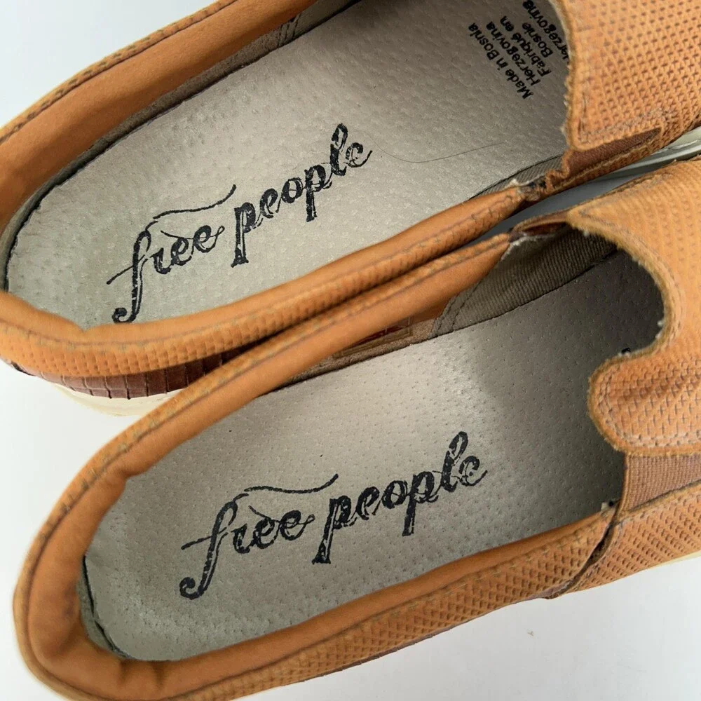 Free People Shoes Womens Size 10 EU 41 Textured Leather Slip On Comfort Sneaker